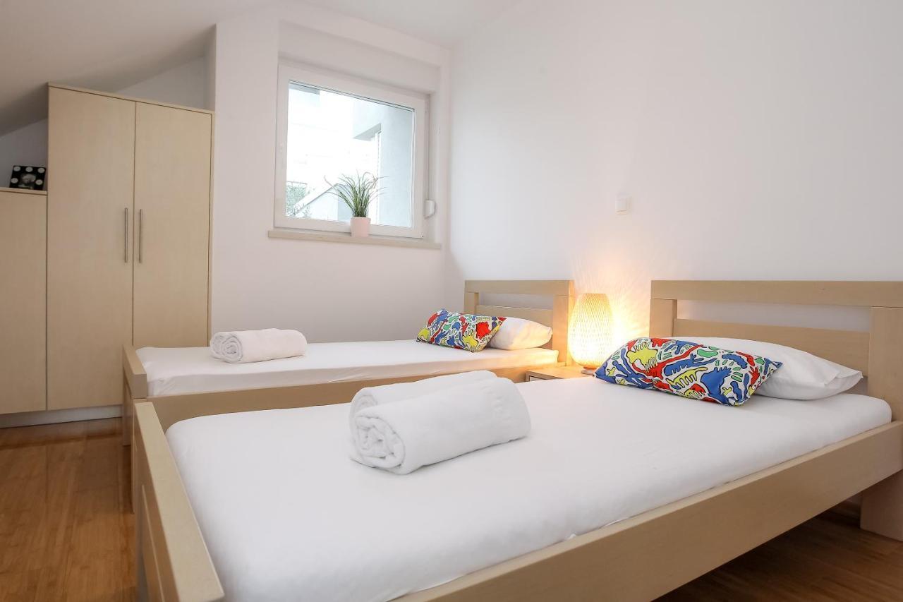 Apartments Tomana Novalja Eksteriør billede
