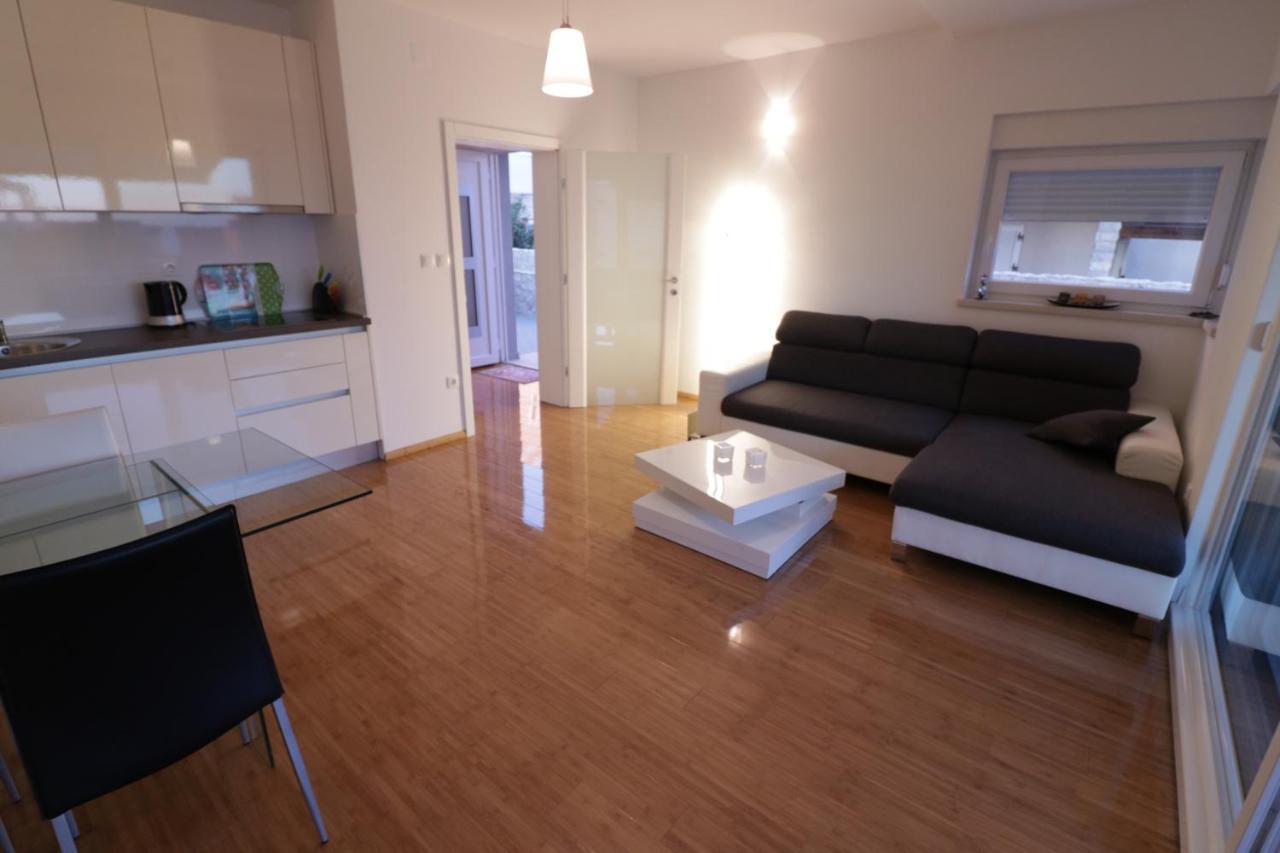 Apartments Tomana Novalja Eksteriør billede
